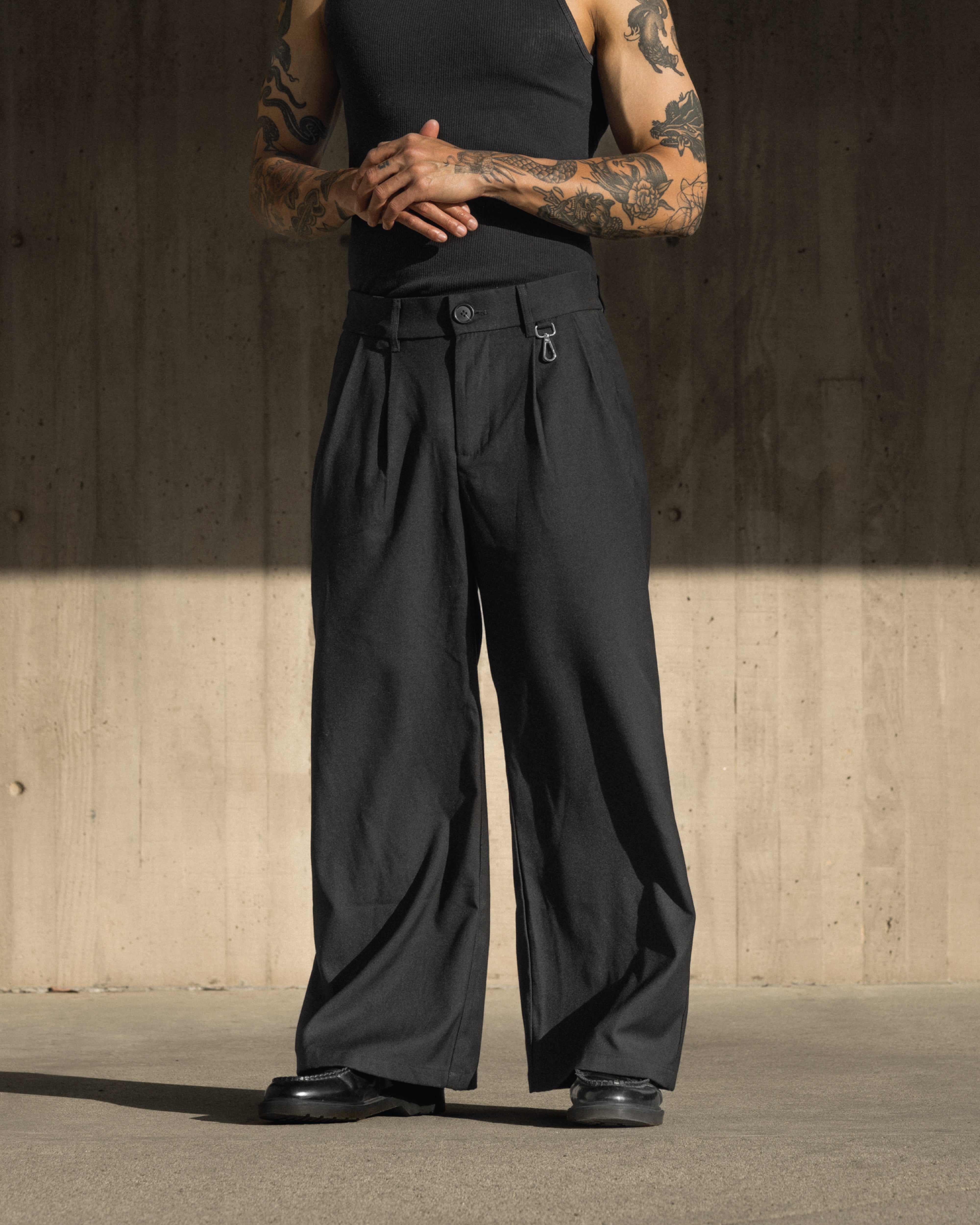 Wide Pleated Trousers (Black) - Nowhere